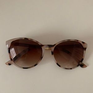 Pre-loved American eagle sunglasses